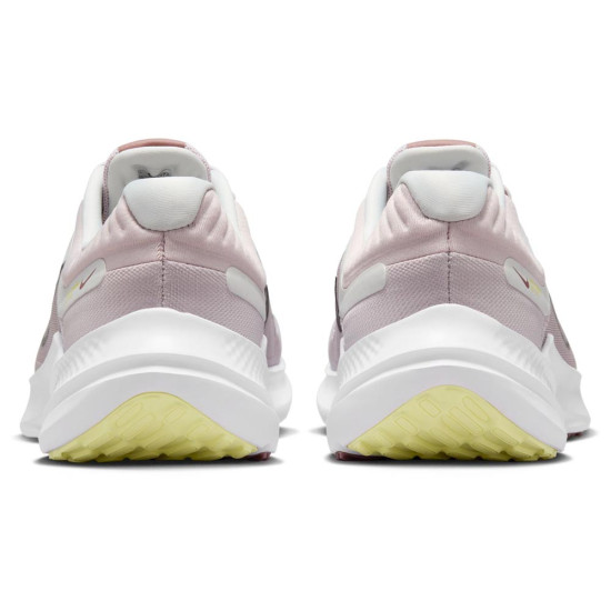 Nike Quest 5 W